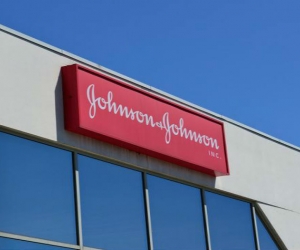 Johnson & Johnson todavía enfrenta más de 300 demandas pendientes en este sentido en California y más de 4.500 denuncias en todo el país.
