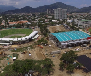 Imagen de la construcción del estadio de sóftbol