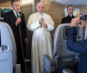 Papa Francisco, en rueda de prensa durante el vuelo de regreso