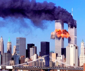 Las torres gemelas, incendiándose después del impacto de los aviones
