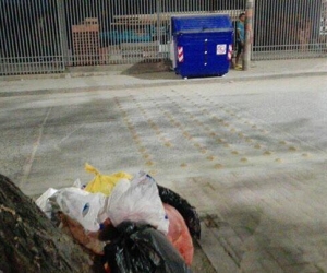 Los samarios aún no se acostumbran a usar los contenedores de basura.
