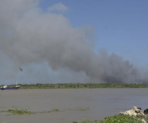 Esta es la columna de humo que se observa. 