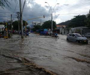 Así quedaron algunas calles con el aguacero. 