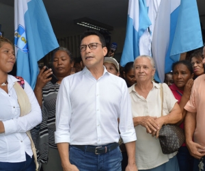 Carlos Caicedo al salir de la audiencia de imputación de cargos.