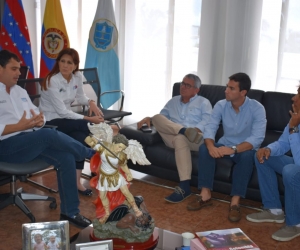 Los empresarios del Aeródromo de Sevillano se reunieron con la gobernadora del Magdalena, Rosa Cotes. 