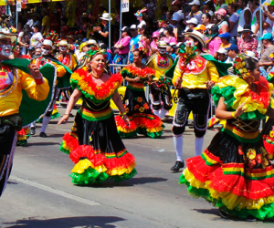 Durante esta fiesta, la ciudad se viste de  folclor y alegría.