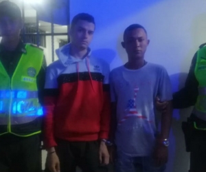 Humberto José Juárez Muñoz y Néstor José Bravo Briñez, quienes serían los responsables de atracar a un taxista en el barrio Pescaíto.