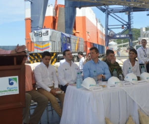 Alcalde Rafael Alejandro Martínez, durante su intervención en el Puerto de Santa Marta.