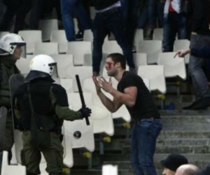 Altercados en Atenas por partido Ajax Vs. AEK