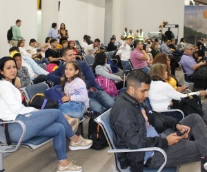 Pasajeros del primer vuelo Santa Marta - Miami, operado por Viva Air.