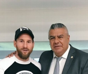 El máximo dirigente del fútbol argentino se reunió con el astro del Barcelona. 