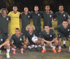 'El Pibe' y sus amigos jugaron en el Conuntry Club. 
