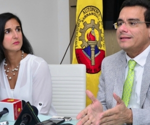 La Ministra de Educación y el rector de la Universidad Autónoma del Caribe.
