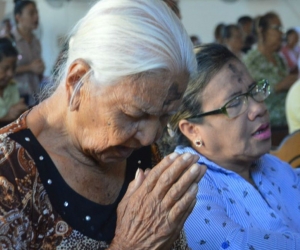 Católicos samarios muestran su fervor y devoción.  