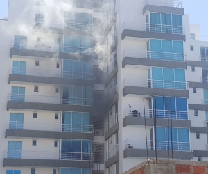 Incendio en un apartamento del edificio Torres del Mayor.