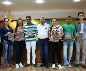 Estudiantes de Idea.