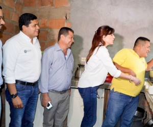 La Gobernadora visitó varios municipios del Sur, verificando que se preste el servicio de gas.