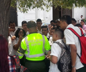 Instauración del 'Plan Colegio' en las escuelas públicas.