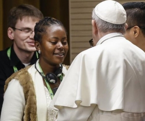  Joven nigeriana le contó al Papa Francisco que fue víctima de tráfico de personas y prostitución.