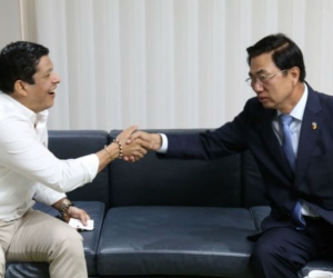 Rector de la Unimagdalena, reunido con el embajador coreano.