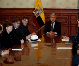 El presidente Lenín Moreno reunido con los embajadores.