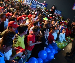 Germán Vargas Lleras, reunido con jóvenes en Bogotá.