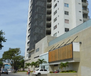 Seguimiento.co Edificio Twins, del cual cayó la mujer.