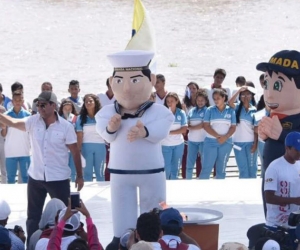 El Alcalde Char recibió el Fuego Centroamericano en el Gran Malecón del Río Magdalena.