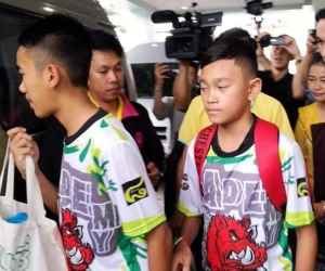 Dos de los niños rescatados de cueva en Tailandia.