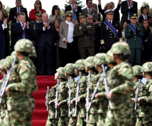 El presidente Juan Manuel Santos presidió por última vez el desfile militar del 20 de Julio.