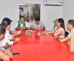 El subdirector del ICBF, Aristides Herrera, sostuvo un encuentro con autoridades del municipio de Puebloviejo.