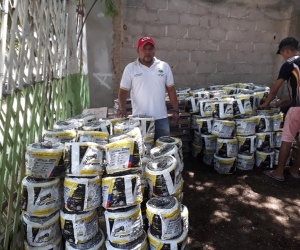 Algunos de los implementos que fueron entregados a los ganaderos del municipio de Pijiño del Carmen.