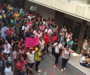 Así lucía a mediodía el centro de servicios Edificio Galaxia a la espera del alcalde Edgardo Pérez Díaz.