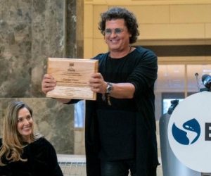 Carlos Vives y su esposa Claudia Elena Vásquez durante la presentación del proyecto ante el Banco Interamericano de Desarrollo.