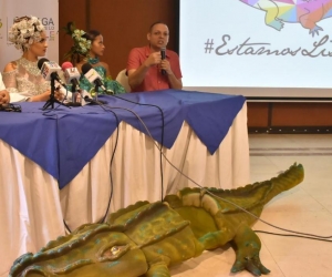 Las Reinas Nicole Díaz y Laura Urieles, y el Alcalde de Ciénaga, Edgardo Pérez Díaz.