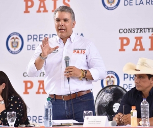 “Hay que ser conscientes, hay que apagar más bombillos, utilicemos los bombillos que realmente necesitamos".