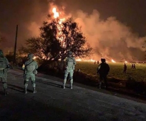 Panorámica de la emergencia donde se presentó la explosión del ducto de gasolina.