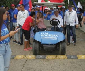 Elsa Noguera cumpliendo con la agenda.