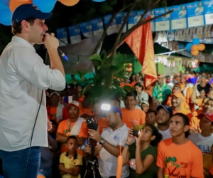 El Mello reunido con simpatizantes de su aspiración.