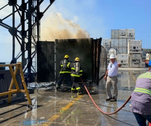 Incendio en muelle 1 de la Sociedad Portuaria.