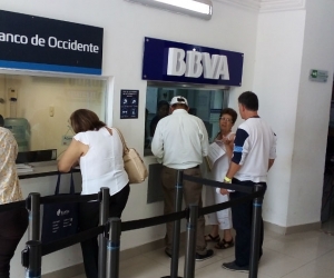 Bancos ubicados en la Unidad de Rentas - Imagen de ilustración.