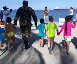 Niños pacientes oncológicos viajaron de Villavicencio a Santa Marta a conocer el mar