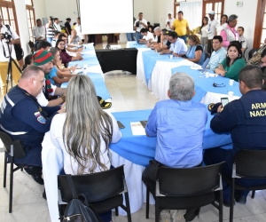 Autoridades reunidas para establecer plan para temporada de vacaciones en la ciudad