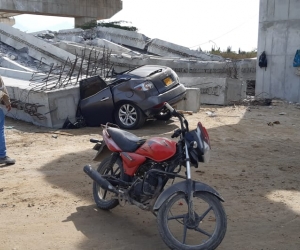 Caída de vigas de puente en construcción en Ciénaga