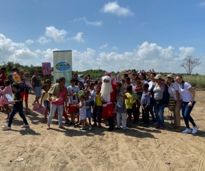 Entrega de regalos en Caño Clarín