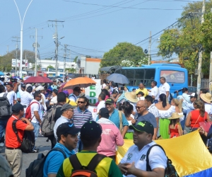 Cerca de 700 docentes del Magdalena participaron en el recorrido. 