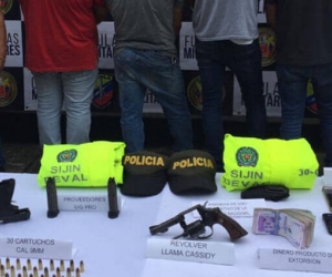 Cuatro policías capturados por presunta extorsión en Buenaventura