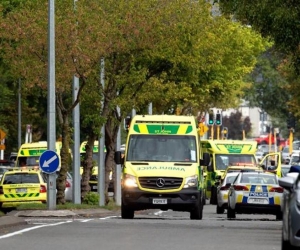 Policía de Nueva Zelanda en operativo tras el atentado terrorista.