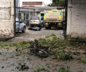 Lugar donde estalló la motocicleta bomba.