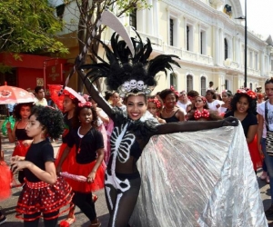 Cerca de 40 colegios de Santa Marta participaron en el desfile de Carnaval.
